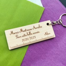 Porte-clé règle bois personnalisé cadeau maîtresse atsem