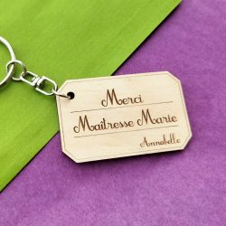 Porte-clé étiquette vintage bois à personnaliser merci maitresse atsem
