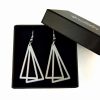 Boucles oreilles triangles croisés argent