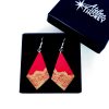 Boucle oreille bois dentelle fine rouge