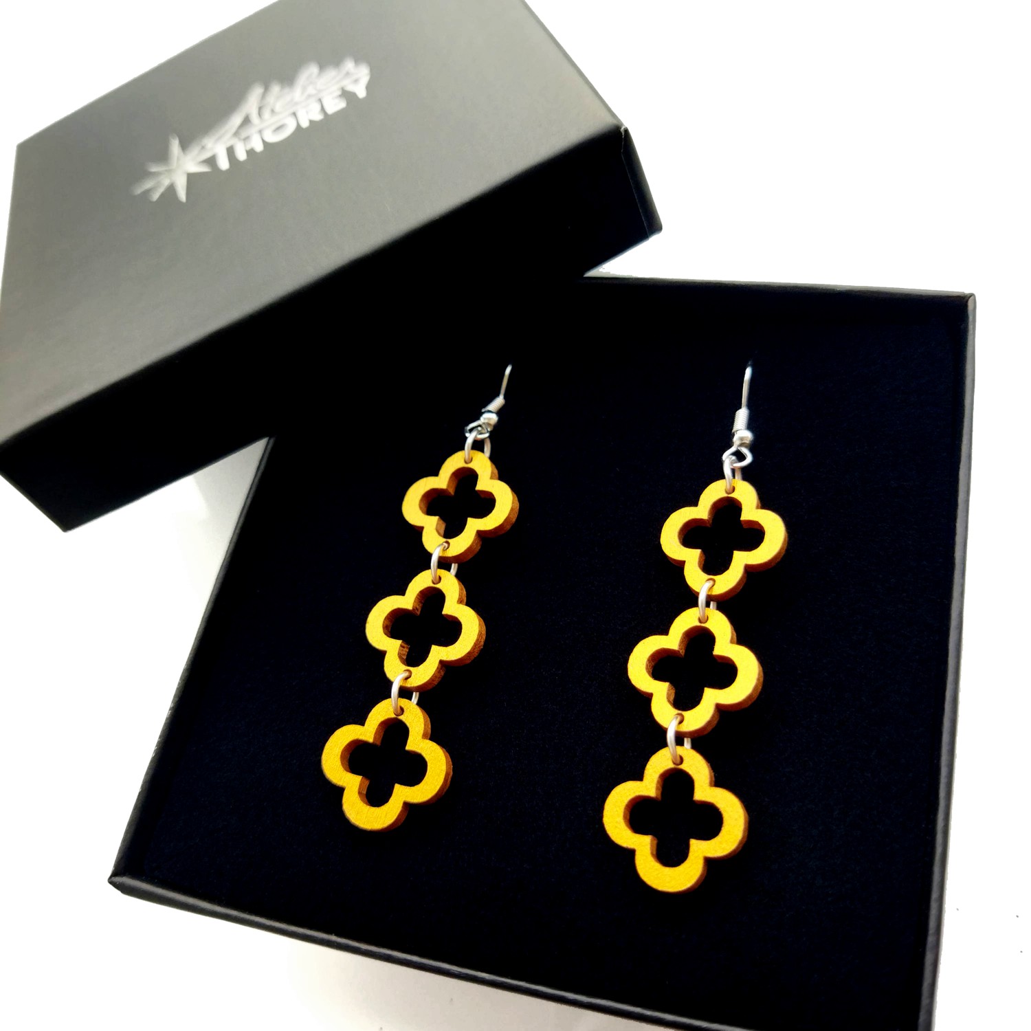 Boucles d'oreilles bois 3 trefles gothiques